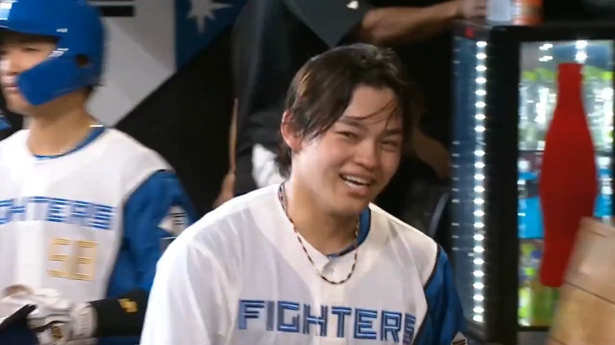本日26歳の誕生日を迎えた田宮裕涼選手!🎊 今季第3号ソロホームランを放つ🌈🌈✨✨ #ドミれ #lovefighters Fビレッジで最高の乾杯を!《F VILLAGE BEER GARDEN supported by サッポロ クラシック》開催🍺