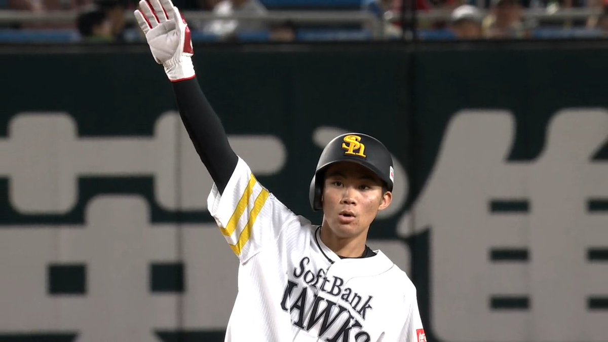 代走 #庄子雄大 即挙手👆 「ハイッリクエストお願いします!!」 小久保監督もすかさず反応🙌 長い検証も手を挙げたのは大正解👍 #sbhawks #ベースボールLIVE で配信中[初月無料]