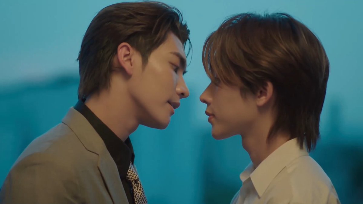 ชีวิตรักลับๆ ในที่ทำงานของเฮียฟู่กับมูมู่ จะโป๊ะมั้ย คืนนี้ #️⃣พี่ฟากชอบเธอมู่EP6 . #พี่ฟากชอบเธอมู่ #CrazyLoveMooMoo ทุกวันเสาร์ เวลา 22.25 น. #ดูทีวีกด33ดูออนไลน์ที่3Plus