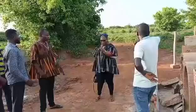 🇬🇭 “Please let us fear God, let us fear God. At least in the contract you will make your profit; you have stated the cost and you know the profit margin. Why do you think you will come and give the people something far, far less? Where are you taking the extra to? Why? Let us fear God small.” — Tatale-Sanguli DCE, Hon. Mary Tagba, addressing the contractor on the Nachamba No. 2 Bridge project.