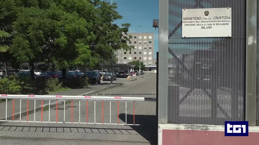 #Garlasco. È uscito dal carcere Alberto #Stasi. Il Tribunale di Sorveglianza ha dato il via libera all’affidamento in prova ai servizi sociali. #Tg1 Roberta Ferrari