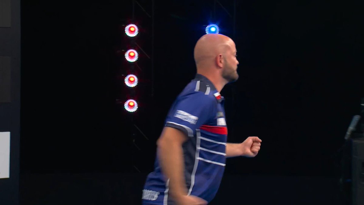 FRANCE CLOSE THE GAP! France half the deficit before the break, as Thibaut Tricole pins the double with his last dart in hand to trail Latvia 4-3! 📺 #WCOD26