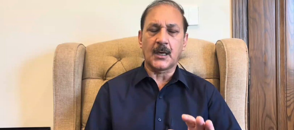 میں نے بہت پہلے خبر دی تھی کہ فارورڈ بلاک بن جائے گا پی ٹی آئی والے گالیاں دیتے تھے اب ایک خبر اور دے دوں فارورڈ بلاک 35 ممبرانِ تک نہیں رکے گا یہ پچاس کی تعداد کراس کر جائے گا حماد حسن ہور دو گالیاں یوتھیوں