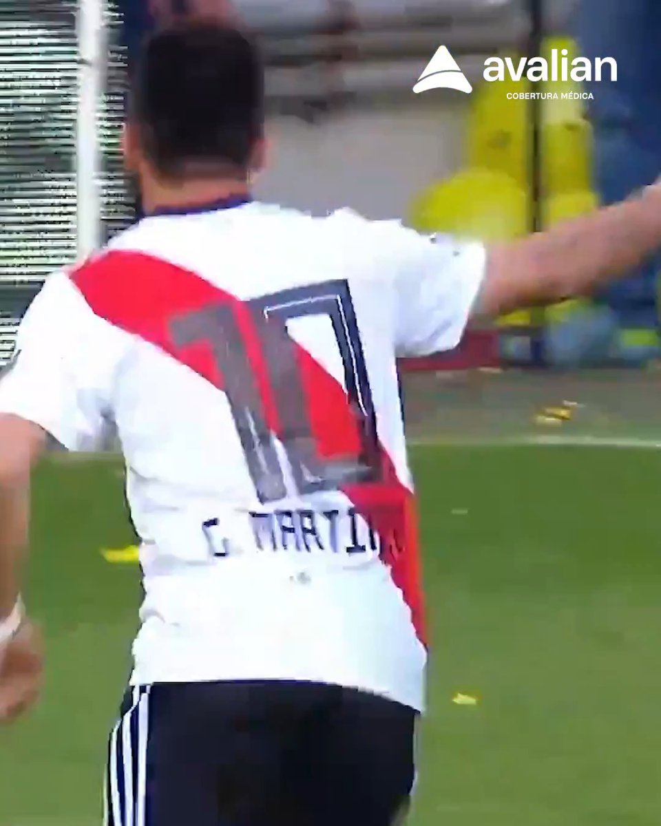 🎂🔙 #UnDíaComoHoy, en el día de su cumpleaños, dos definiciones calcadas con el sello del Pity Martínez 🤍❤️🤍 #GolAvalianDelRecuerdo ⚽