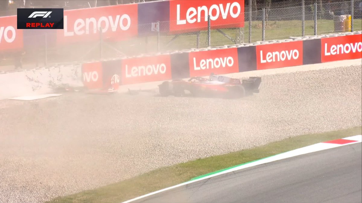 That's a pretty big hit 💥 Here's the moment Leclerc's qualifying came to an end 🎥 #F1 #BarcelonaGP