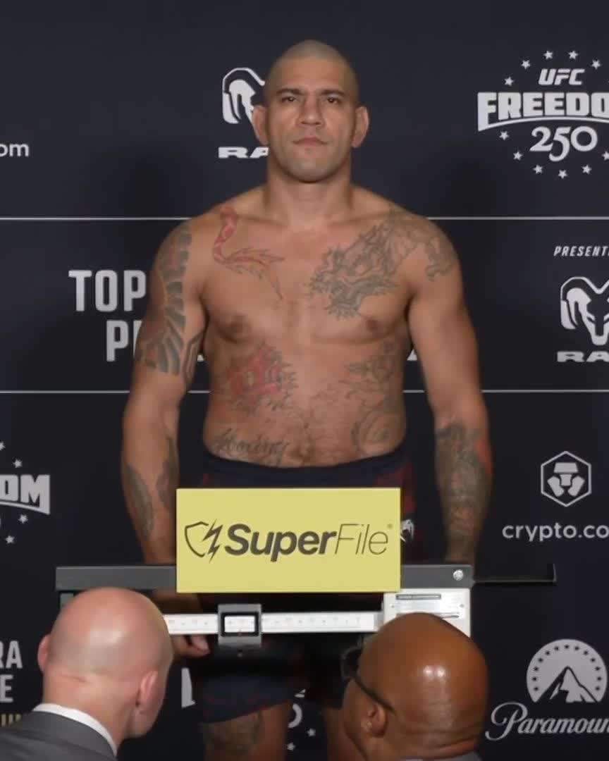 Co-Main event is official! Alex "Poatan" Pereira weighs in at 251 lbs [ SUN JUN 14 | LIVE on Paramount+ | Title Fights Presented by Crypto.com ]