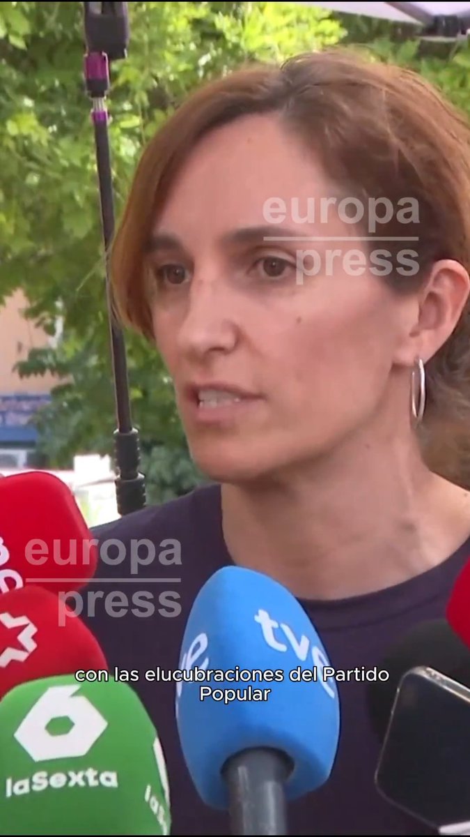 Mónica García: "Nos preguntamos de dónde salen las joyas de Zapatero por valor de 1M. También de dónde sale el ático de Ayuso". ¿No pregunta por la trama criminal que lidera ZP? ¿Ni por las cloacas? Tampoco preguntó por los casos de abusos de Errejón.