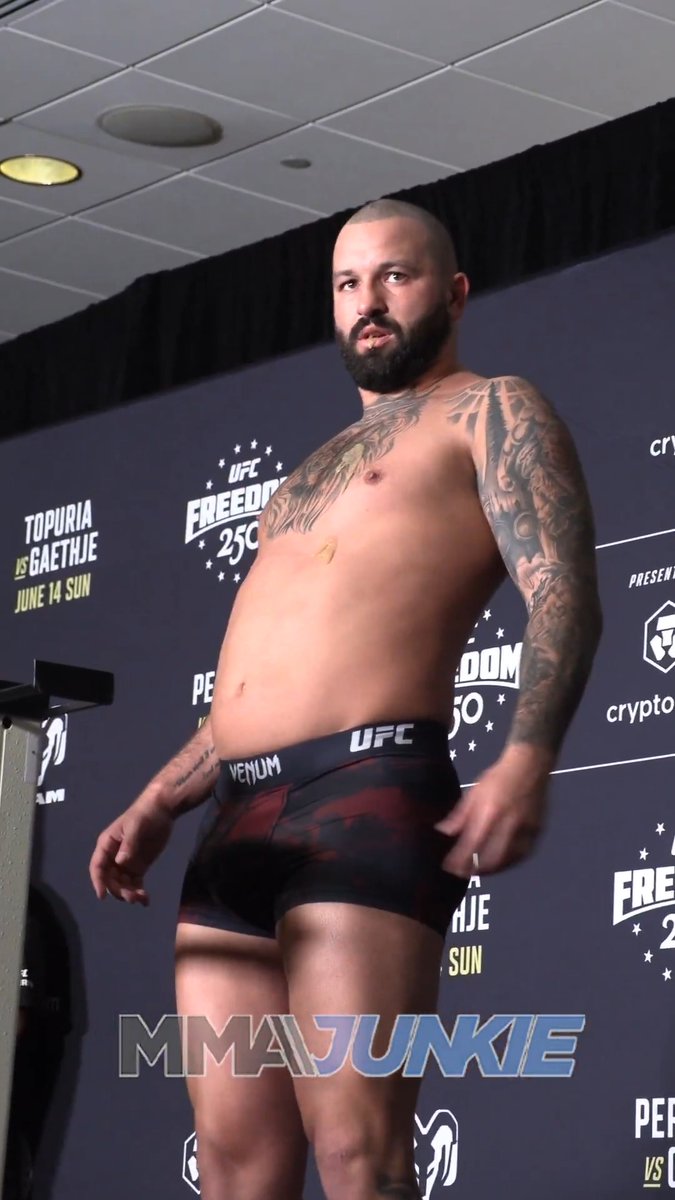 Josh Hokit drooled on himself during his #UFCWhiteHouse weigh-in