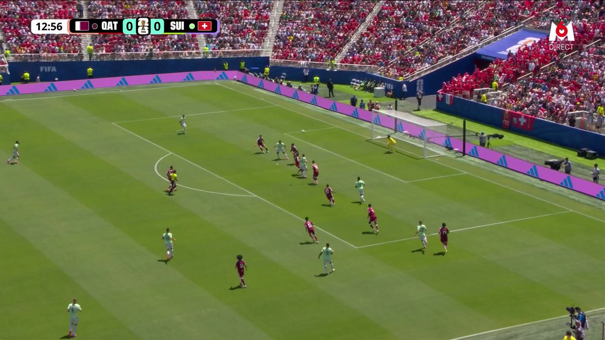 La grosse faute du gardien qatari, sanctionnée logiquement d'un penalty pour les Suisses. 🥅 La Nati 🇨🇭 mène 1-0 après 20 minutes de jeu ! 🎥 M6 - Coupe du Monde de la FIFA 2026™