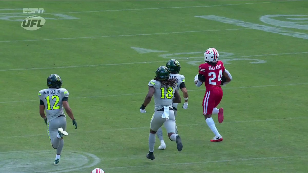 Keaton Ellis with a wild forced fumble for the Kings ‼️ Watch the United Bowl on ABC and the ESPN App 🍿