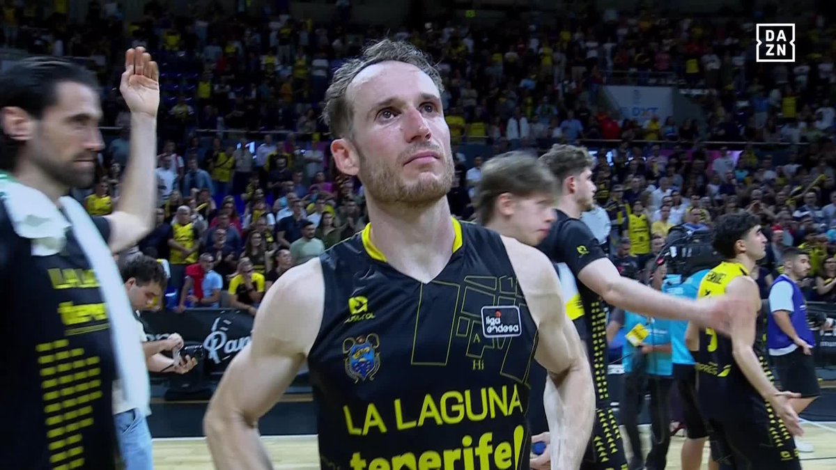 🔥Los tinerfeños no olvidan esta gran temporada 🙌🏼Así ha sido el homenaje de la afición a los jugadores 🥹No pudo ser esta vez #LigaEndesaxDAZN 🏀