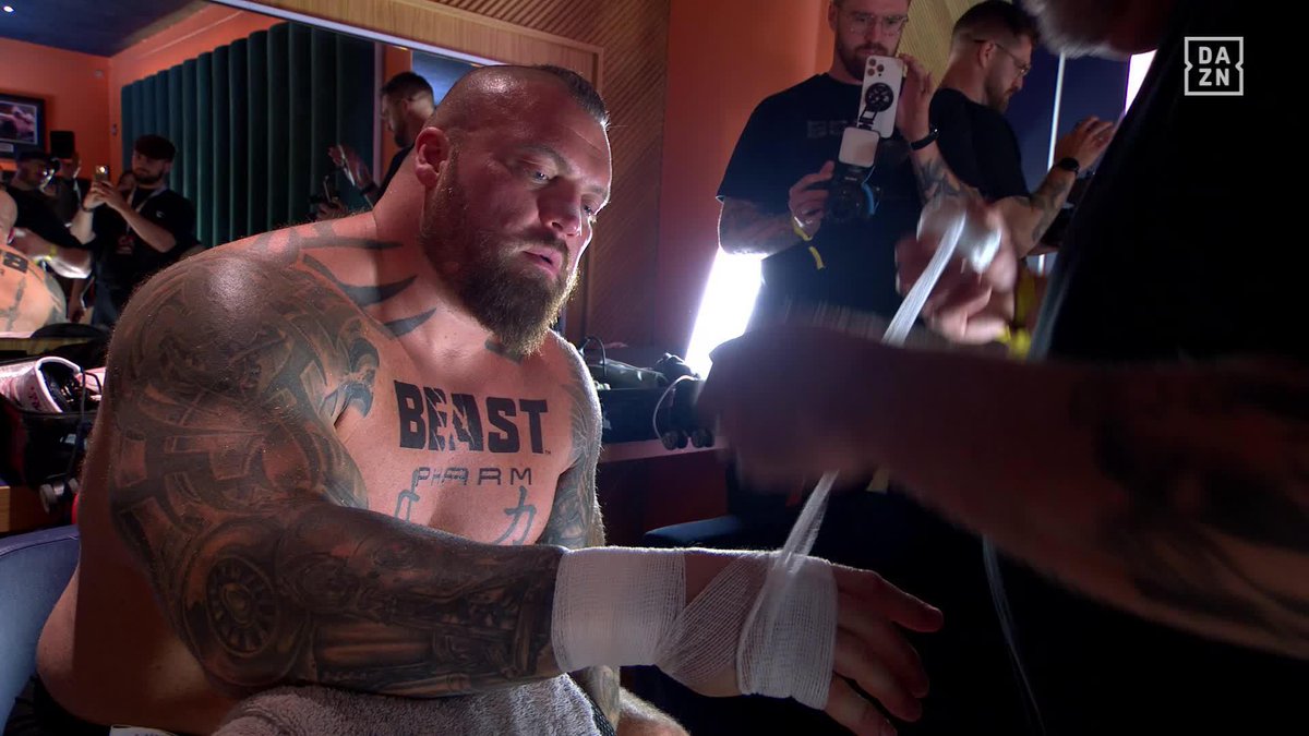 Tyson Fury watches over Eddie Hall's hand wrapping 😬 🎟️ Buy Tommy Fury vs Eddie Hall HERE --> #BeautyVsTheBeast | June 13 | Live Exclusively on DAZN ▪️