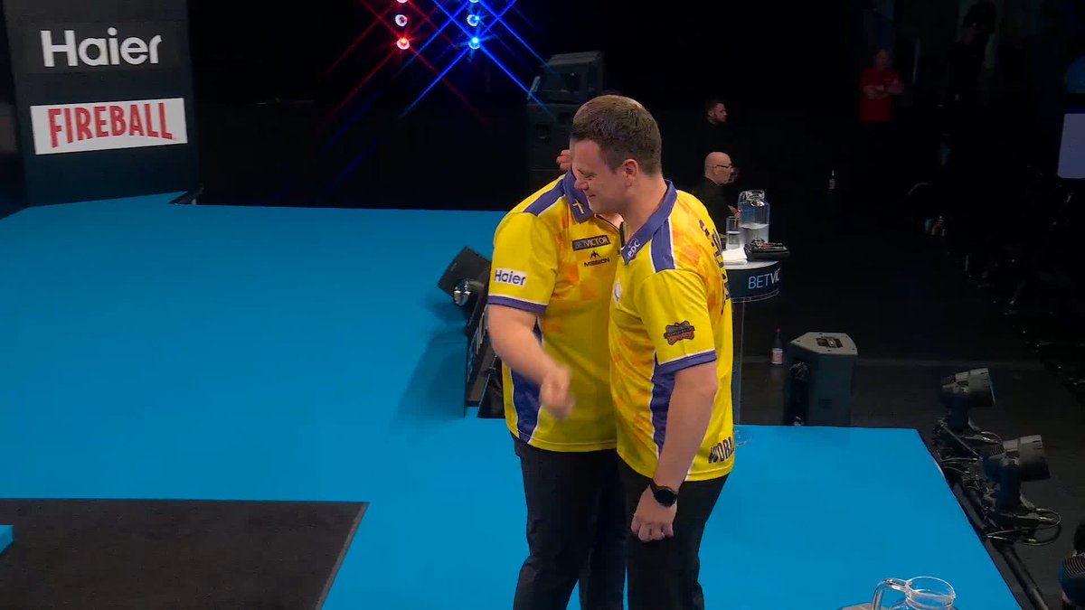 155 TO LEAD AT THE BREAK! Sweden rattle off four legs on the spin to go in at the break leading Netherlands 4-3, with Oskar Lukasiak pinning a spectacular 155 checkout! 🔥 📺 #WCOD26