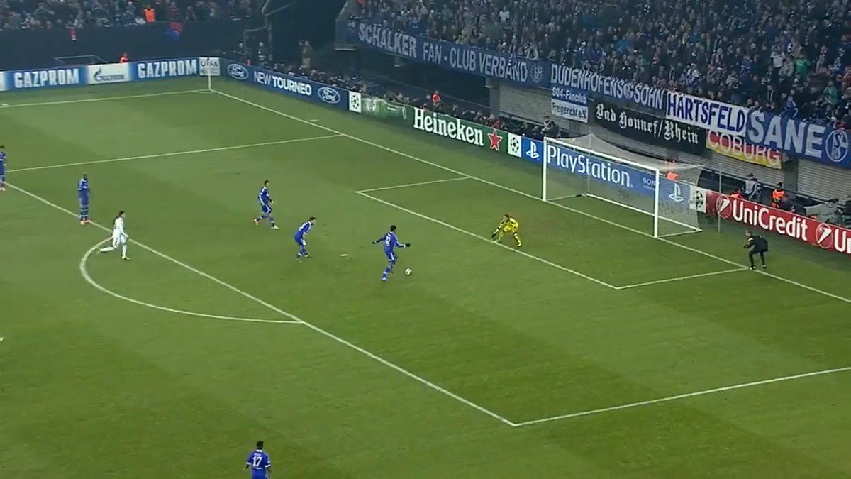 La faccia di Murat Yakin dopo il pareggio del Qatar al 94’ quasi come quella volta che, in uno Schalke 04-Basilea di Champions League, gli venne convalidato contro un gol con fuorigioco chilometrico. Ah: il portiere era Sommer, l’arbitro Tagliavento.