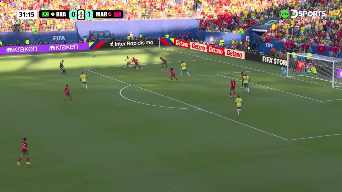 ยกBRASIL SE DESPERTร Y EMPATร EL PARTIDO CON UN GOLAZO! Vinicius aprovechรณ el รบnico espacio que le dejรณ Marruecos en el รกrea grande y sacรณ un potente derechazo al รกngulo para el 1-1.