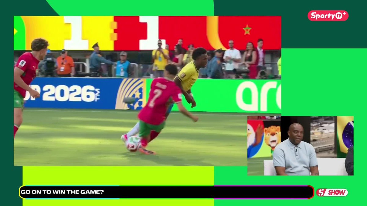 🚨 Benni McCarthy FURIOUS after Hakimi escaped a red card for his challenge on Vinícius Jr. 😳 "If that was a South African player, he would be gone." 🇿🇦 "When it's South Africa then it's a different ball game" ❌