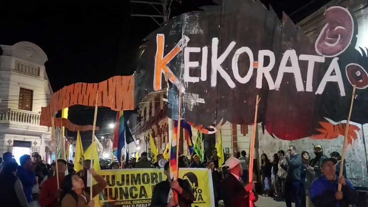 La marcha en defensa del voto popular y Roberto Sánchez presidente es a nivel nacional. Masiva movilización en Arequipa contra el fraude electoral de Keiko Fujimori. Quienes han manipulada las actas y las encuestas como el 2000, hoy no quieren el recuento de votos.
