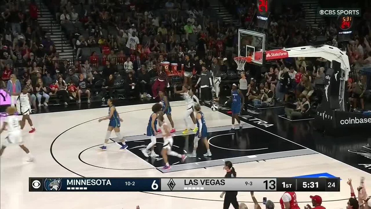 "ARE YOU SERIOUS!" Chelsea Gray is 4/4 from three and we're not even 5 minutes into the game... Las Vegas Aces