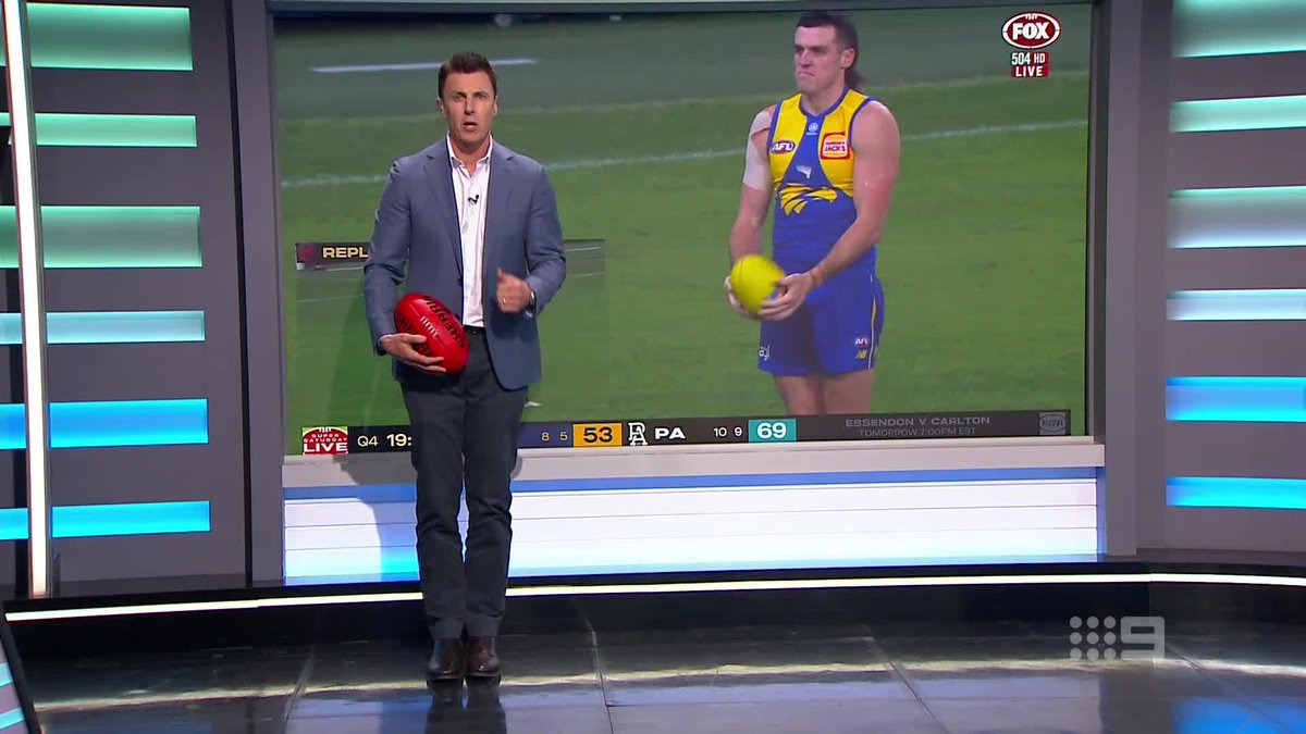 "That right hand is too dominant over the left." Matthew Lloyd pinpoints the key flaw with Jake Waterman's technique after his wayward kicking once again cost the Eagles. #9AFLSFS | Watch on 9 & 9Now 🖥️