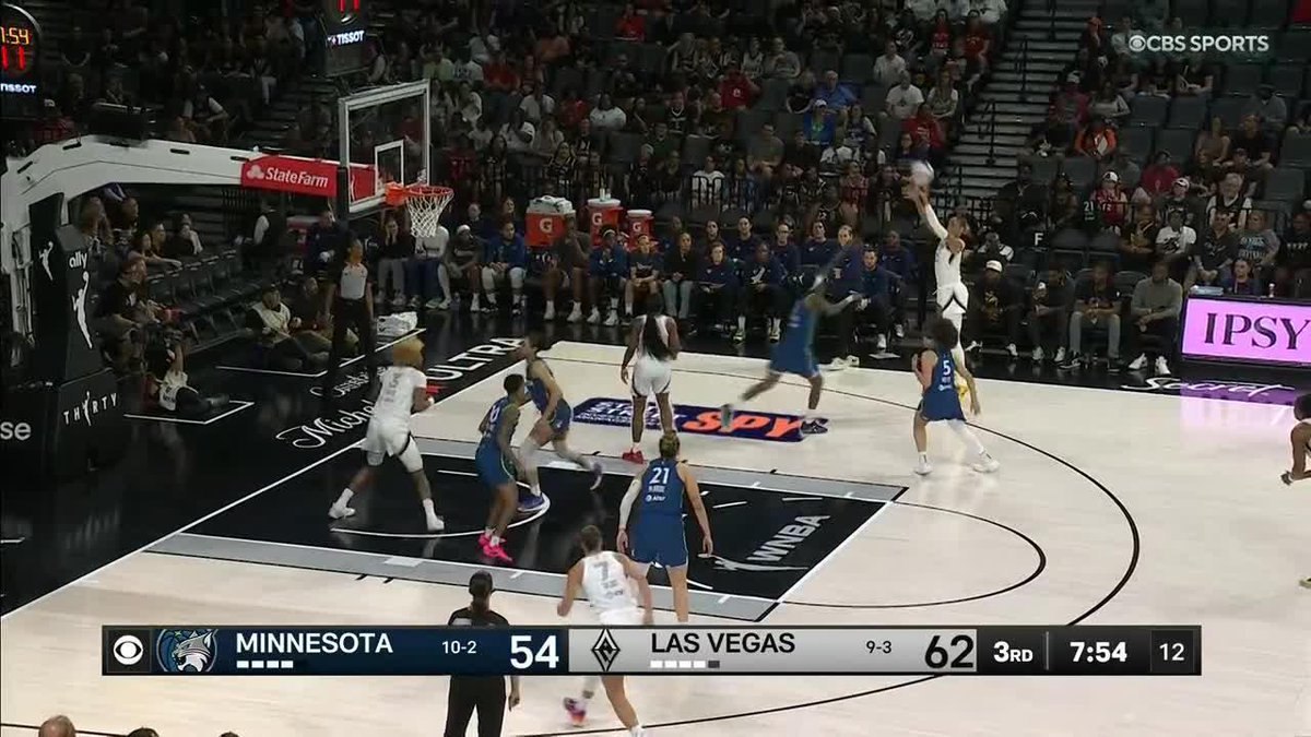 A'ja WIlson FOR THREEEEE! Las Vegas Aces have an 11-point lead over the Lynx on CBS and Paramount+