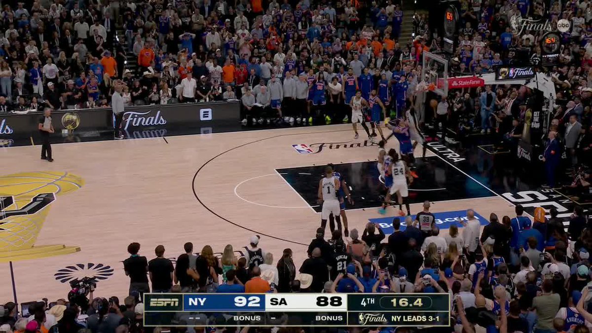 STEPHON CASTLE PUTBACK FOR HIS FIRST FG OF THE NIGHT 🔥 GET TO ABC NOW!