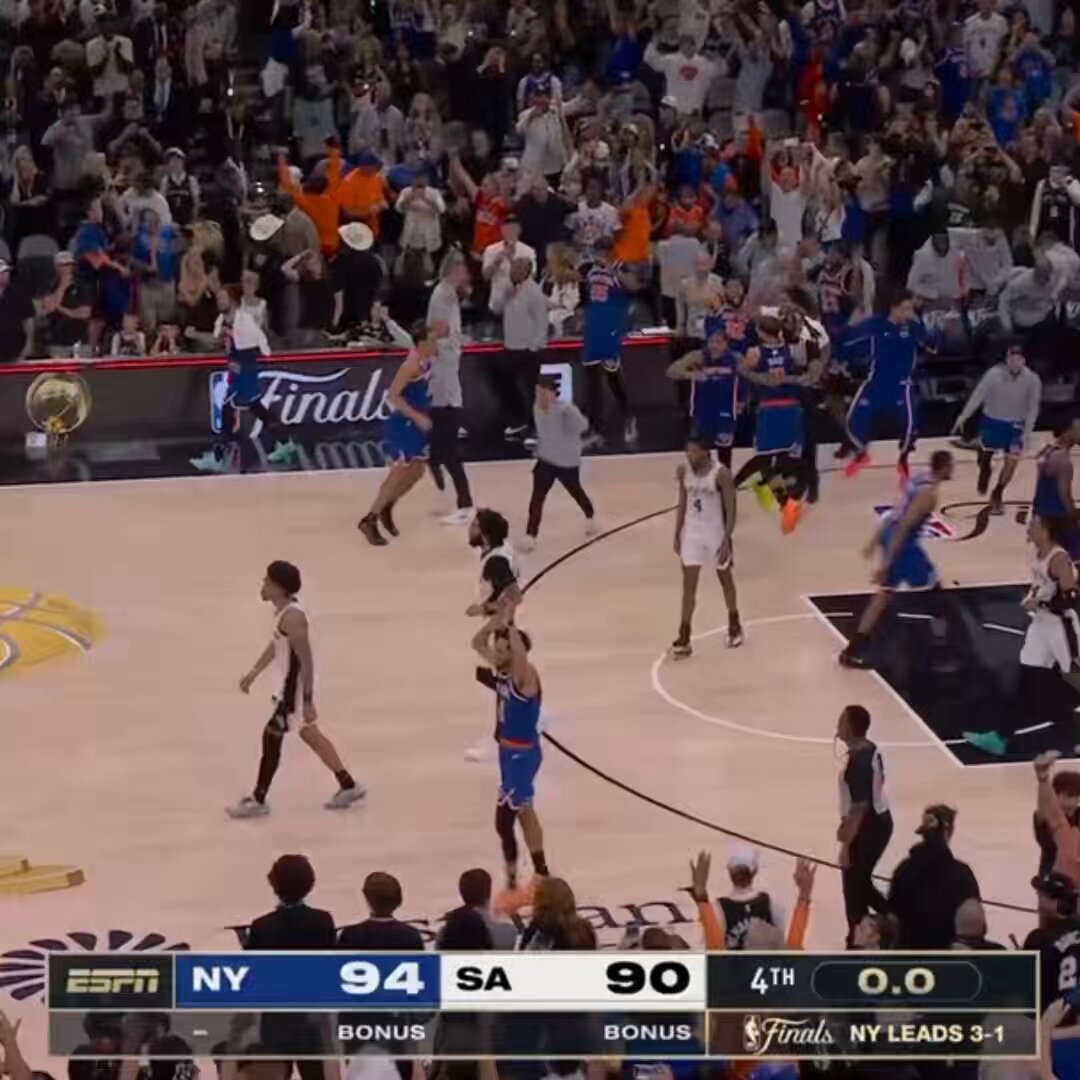 Jalen Brunson 45 PTS, 3 AST, 2 STL, 14/27 FG, 4/7 3FG, 13/15 FT, 67% TS vs. Spurs Legacy game. Greatest Knick ever.