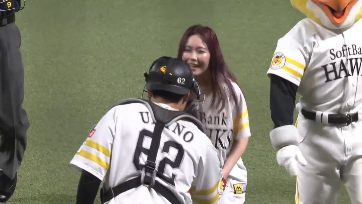 【始球式】 E-girlsの元メンバーで佐賀県出身の 鷲尾伶菜 さんが始球式に登場しました！⚾ 👇日本生命セ・パ交流戦見るならパテレ！