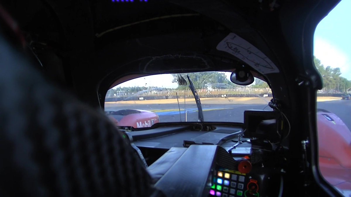 The #99 AO Racing 🦖 LMP2🪽 is in the gravel at Mulsanne against the tires. Slow zone activated in this sector 🟡 #LeMans24 #WEC