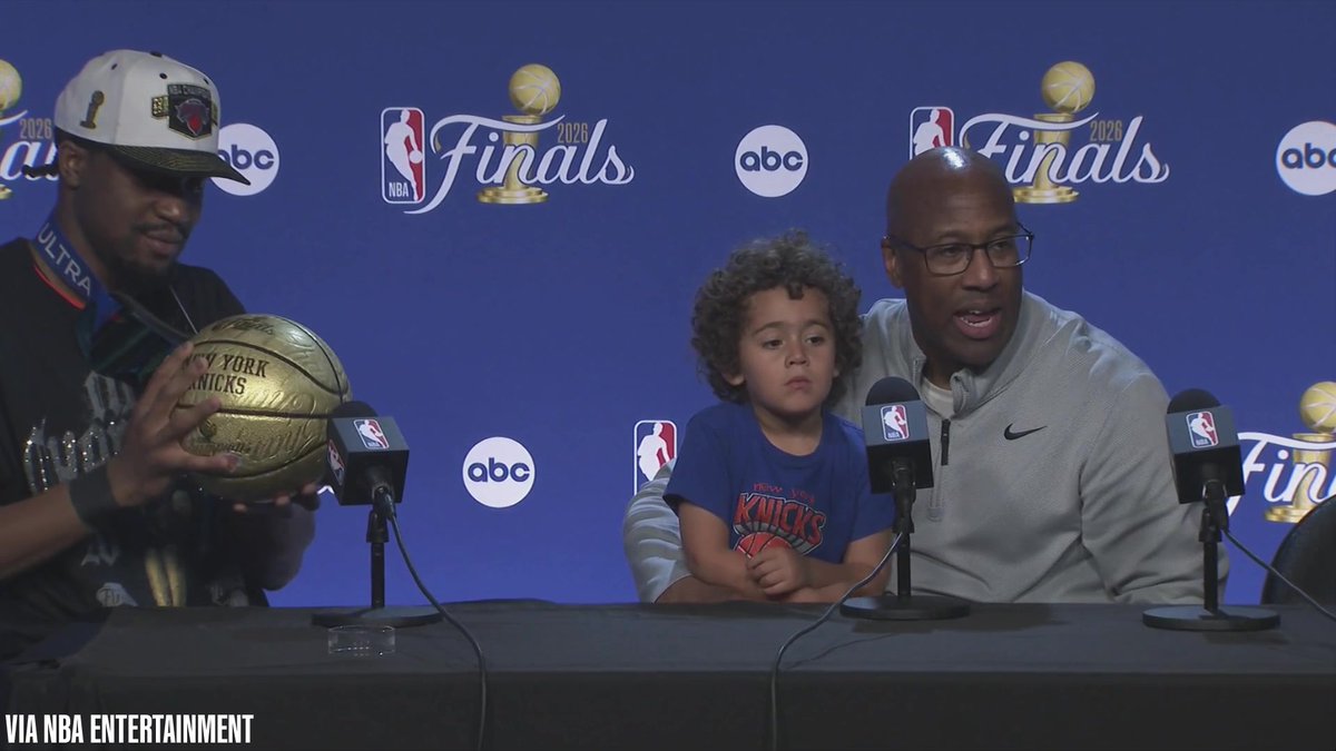 "He comes, and he probably takes a pay cut that I wouldn't have taken, every time they would have thrown that number in front of me would have said no, and I feel like I'm a good guy" Mike Brown says that Jalen Brunson "is him" for New York basketball