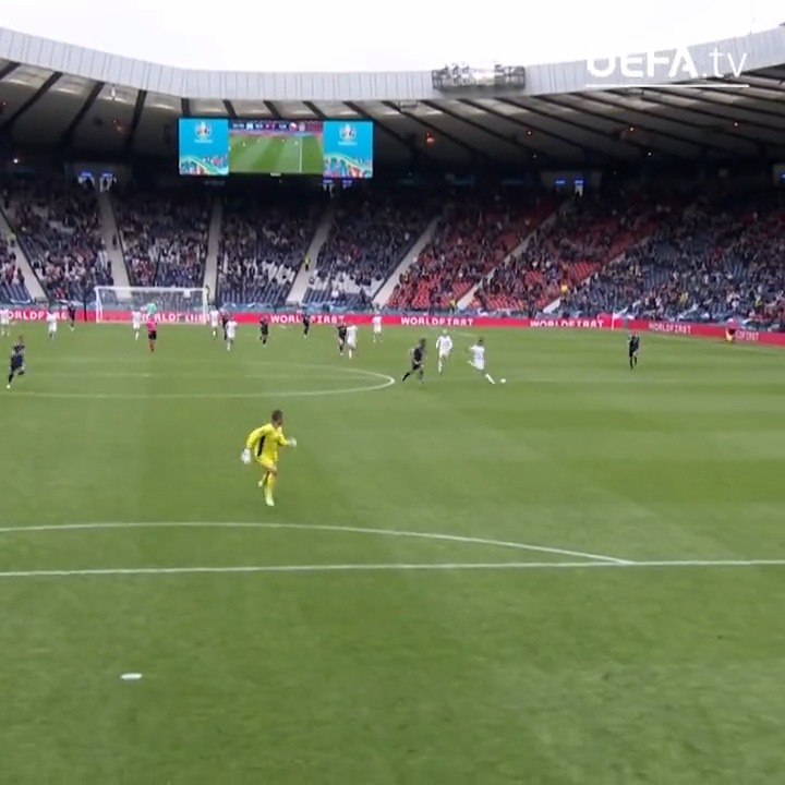 Před 5 lety to tam Patrik #Schick na EURU poslal z půlky 🤤
