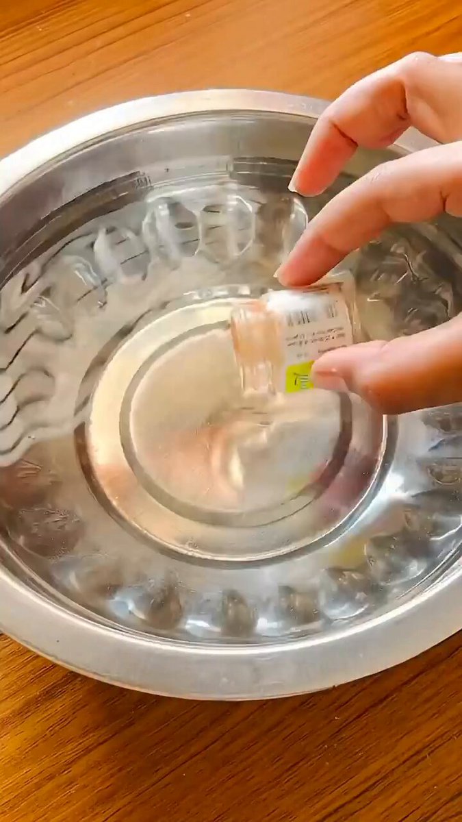 Minik şişelerin etkileyici geri dönüşümü.