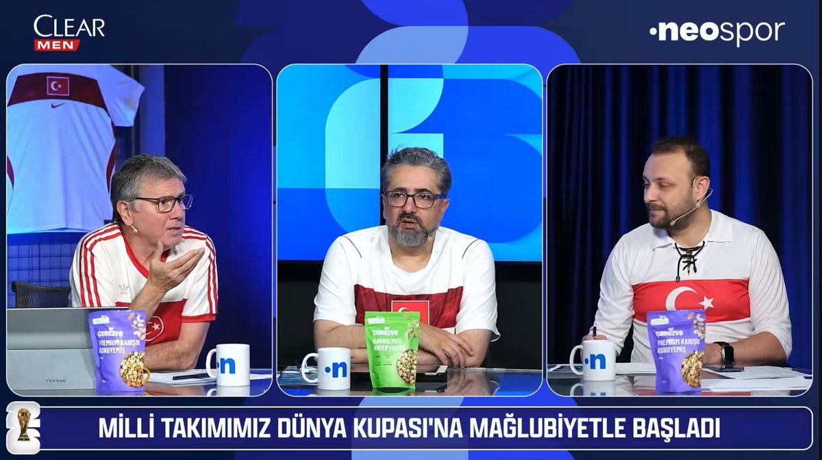 🗣️Serdar Ali Çelikler: Valla bir hafta dövmezsek bunlar Paraguay’ı yenemez. Bizim milli takım öyle çalışıyor abi. Bir hafta döveceğiz abi, bir hafta döveceğiz ki Paraguay’ı yensinler. Yoksa yenmezler bunlar.