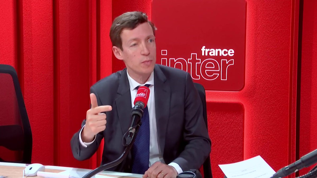 Le ministre de l'Éducation Édouard Geffray revient sur son projet de "liste noire des interdits d'école": l'idée c'est qu'"à partir du moment où un agent est sanctionné à cause d'un comportement inapproprié avec un mineur, il ne peut plus mettre un pied à l'école"