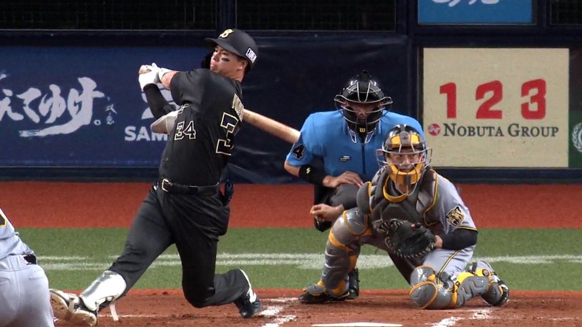 オリックスの背番号34はフルスイングが似合う👍 #横山聖哉 三振に倒れるも #吉田正尚💪を彷彿とさせるような豪快なスイング 延長10回には今季初ヒット🎊を放ちサヨナラのランナーとして出塁した #Bs2026 #ベースボールLIVE で配信中[初月無料]