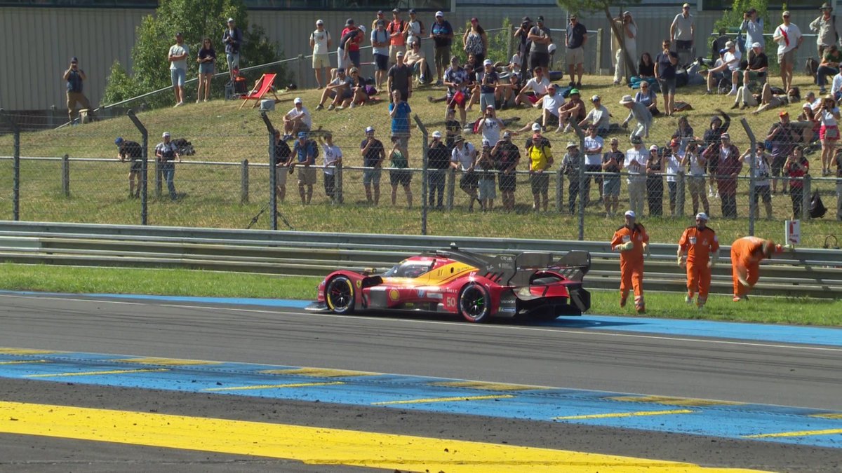 THE #50 FERRARI IS STOPPED! 🚨 A massive blow for the Italian squad as the #50 Hypercar comes to a halt at the entry of Tertre Rouge. Track marshals are currently pushing it to safety! 💔 #LeMans24 #WEC