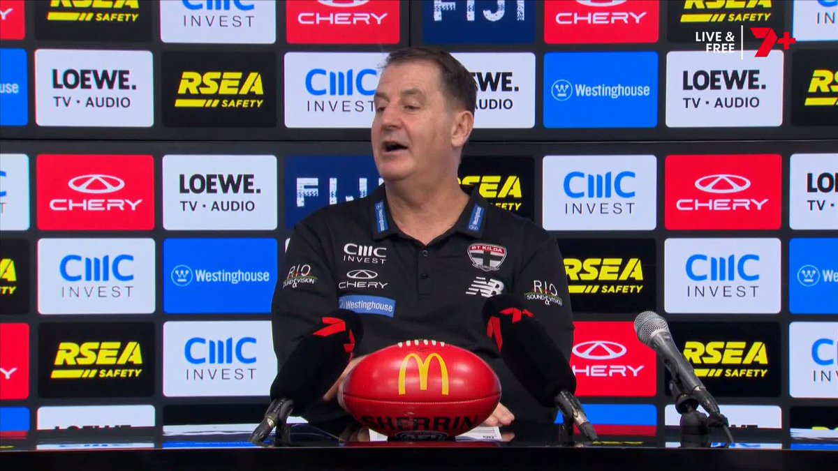 Ross Lyon was asked whether he'd have liked the start time moved for the Socceroos match 👀 #AFLSaintsGiants