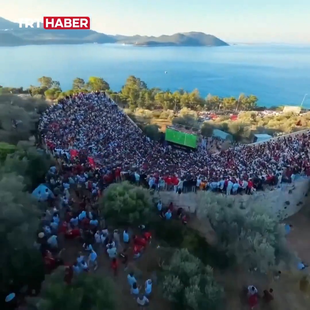 Antalya Kaş'taki antik tiyatroda yaşanan millî maç heyecanı havadan görüntülendi.