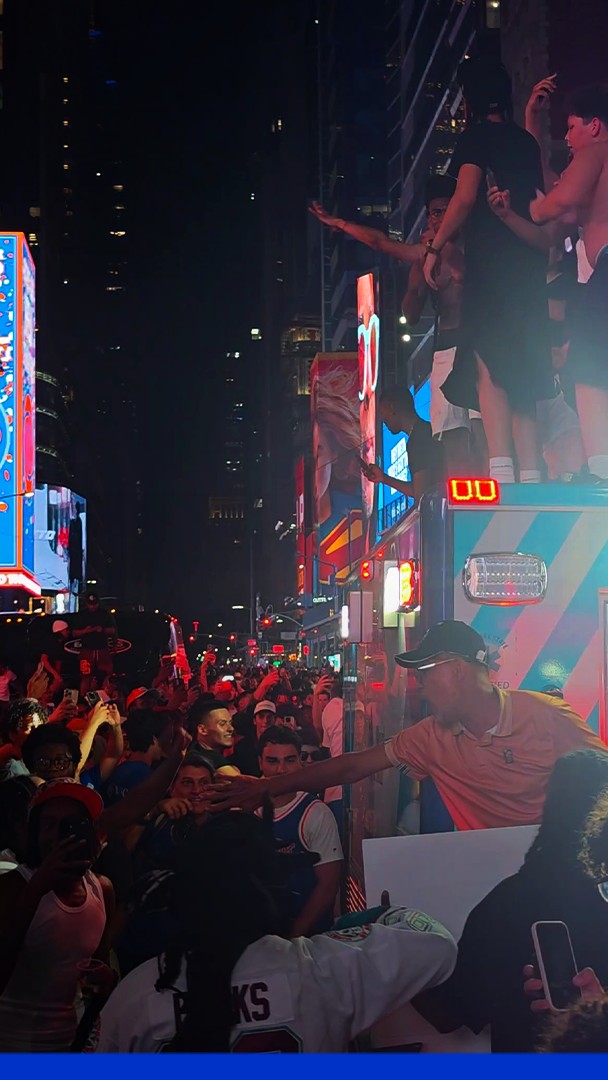 Les Knicks sacrés champions NBA, chaos à New York ➡️Les images d'une folle soirée à Manhattan