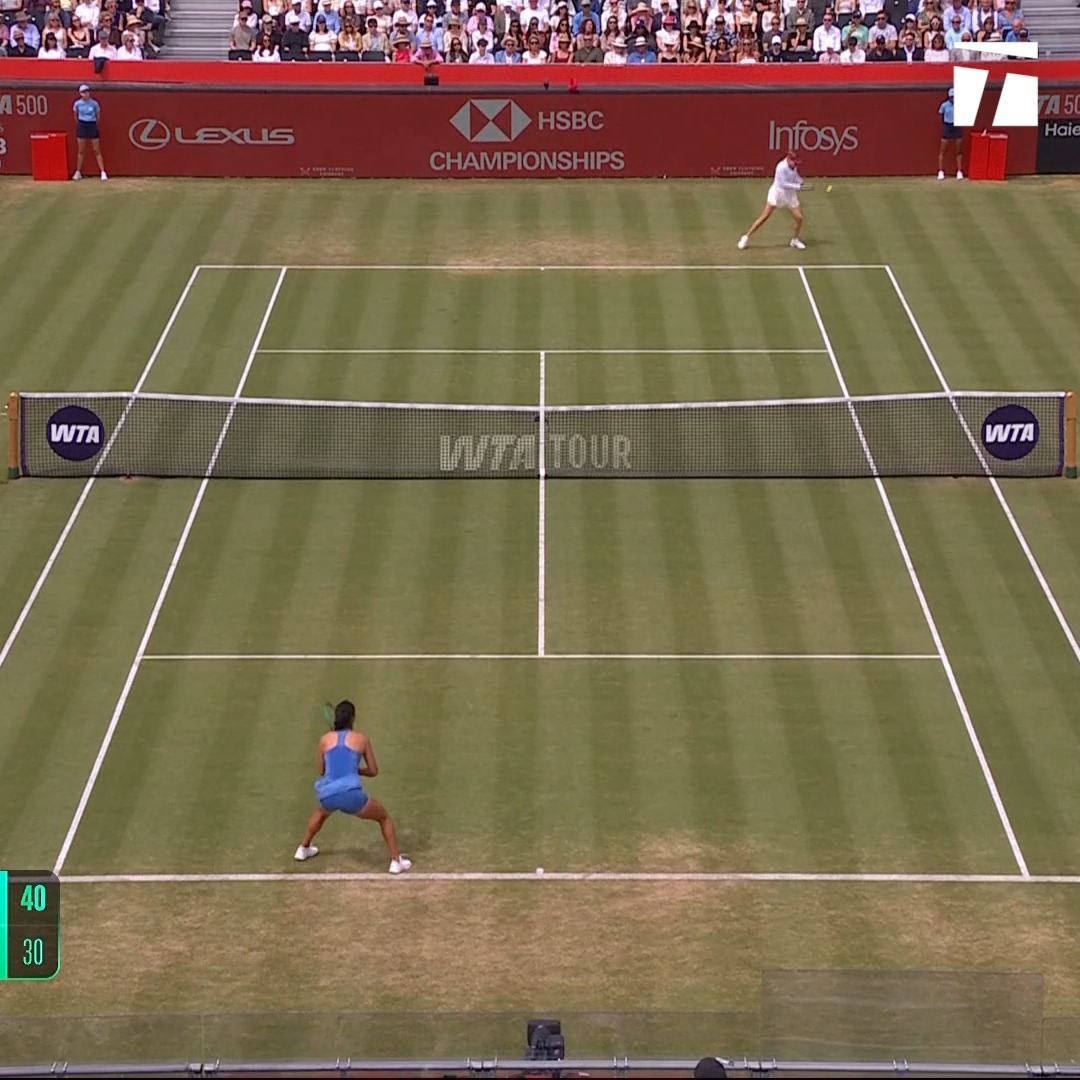 WOW. Donna Vekic wins the first set 6-0 against Emma Raducanu 😮‍💨 #HSBCChampionships