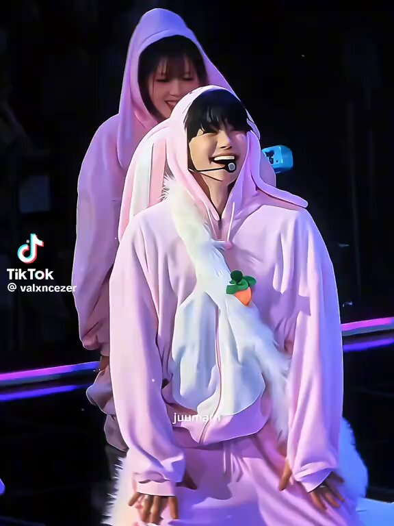 อาการผมหลังจากดูคลิปนี้ :