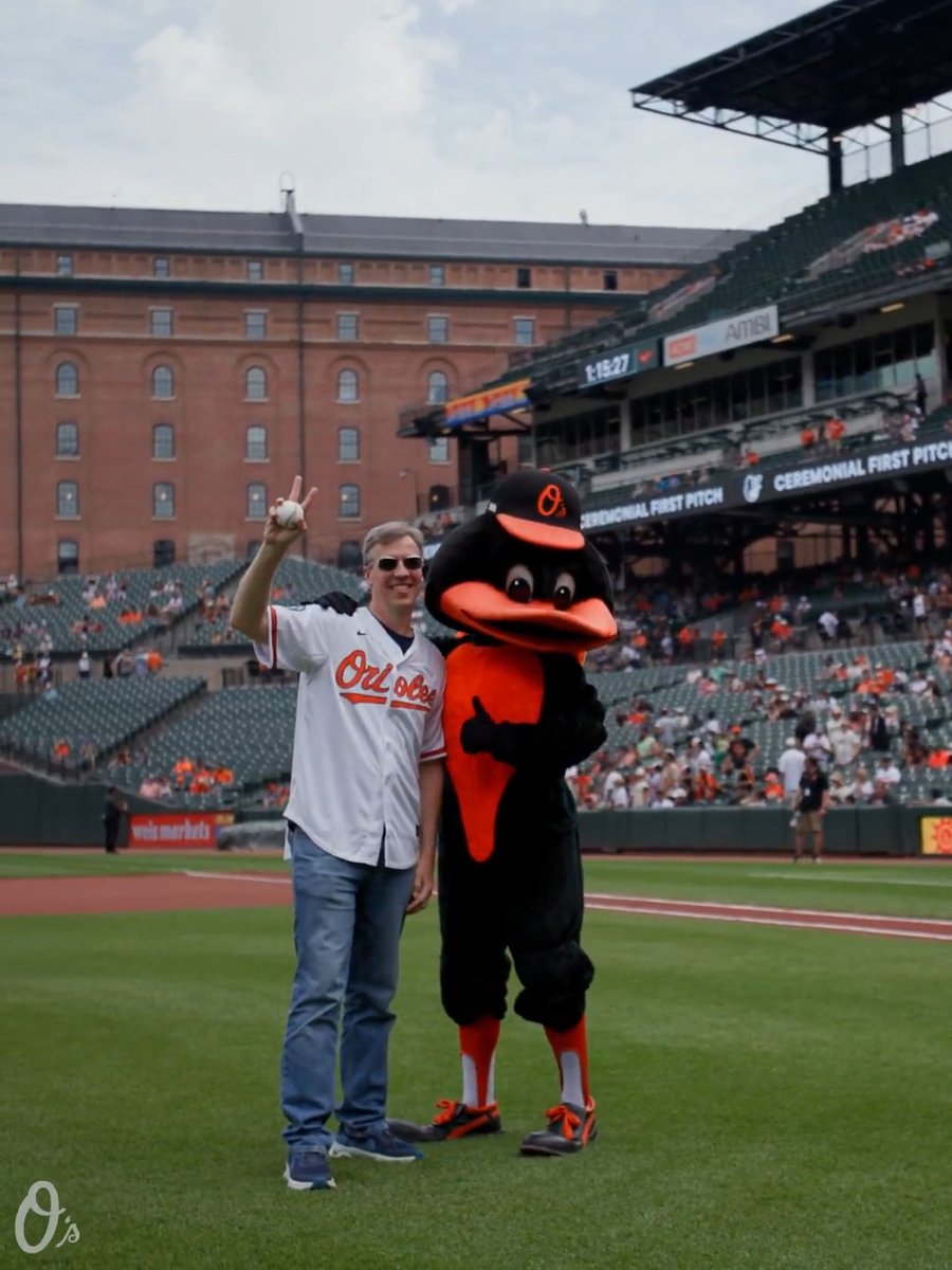 Zoo-Wee Mama! Diary of a Wimpy Kid author, and Maryland native, Jeff Kinney threw out today's ceremonial first pitch today as we celebrate Diary of a Wimpy Kid Day at The Yard! 🙌