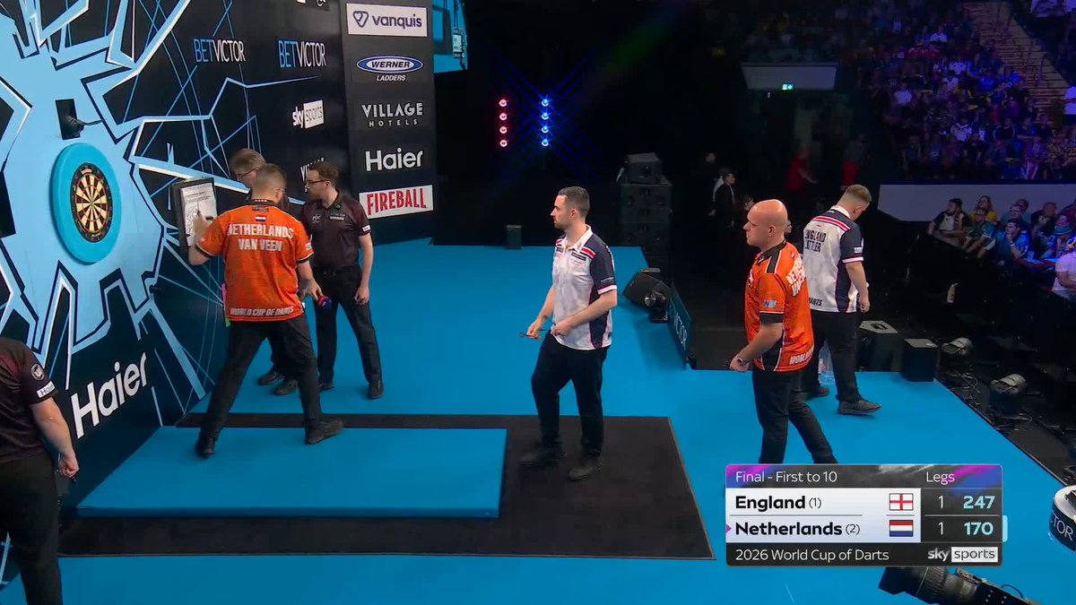 113 FROM VAN GERWEN!! Michael van Gerwen is FIRED UP here as he pins a 113 as the Dutch lead 2-1 🔥 📺 #WCOD26