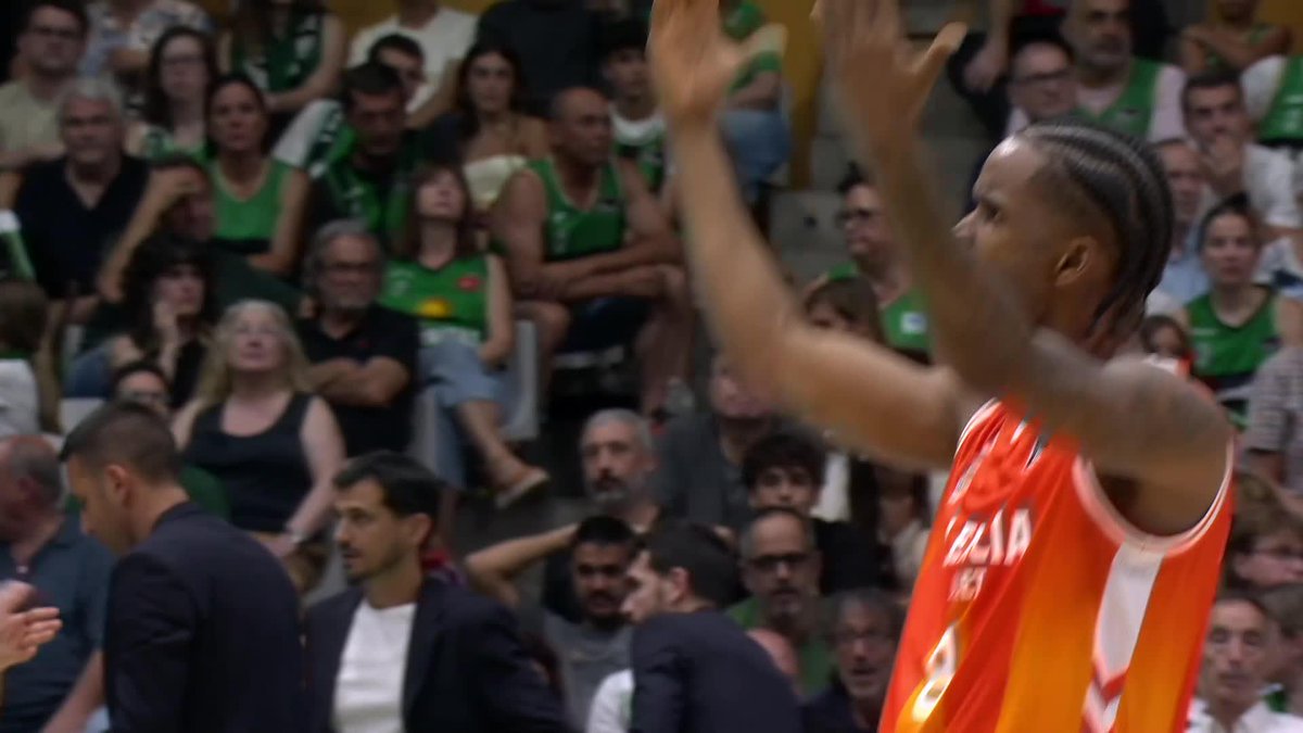 24 puntos 8 rebotes 7 asistencias 39 de valoración. Merodeando el triple doble. Añito celestial de JEAN MONTERO 🎩🏀