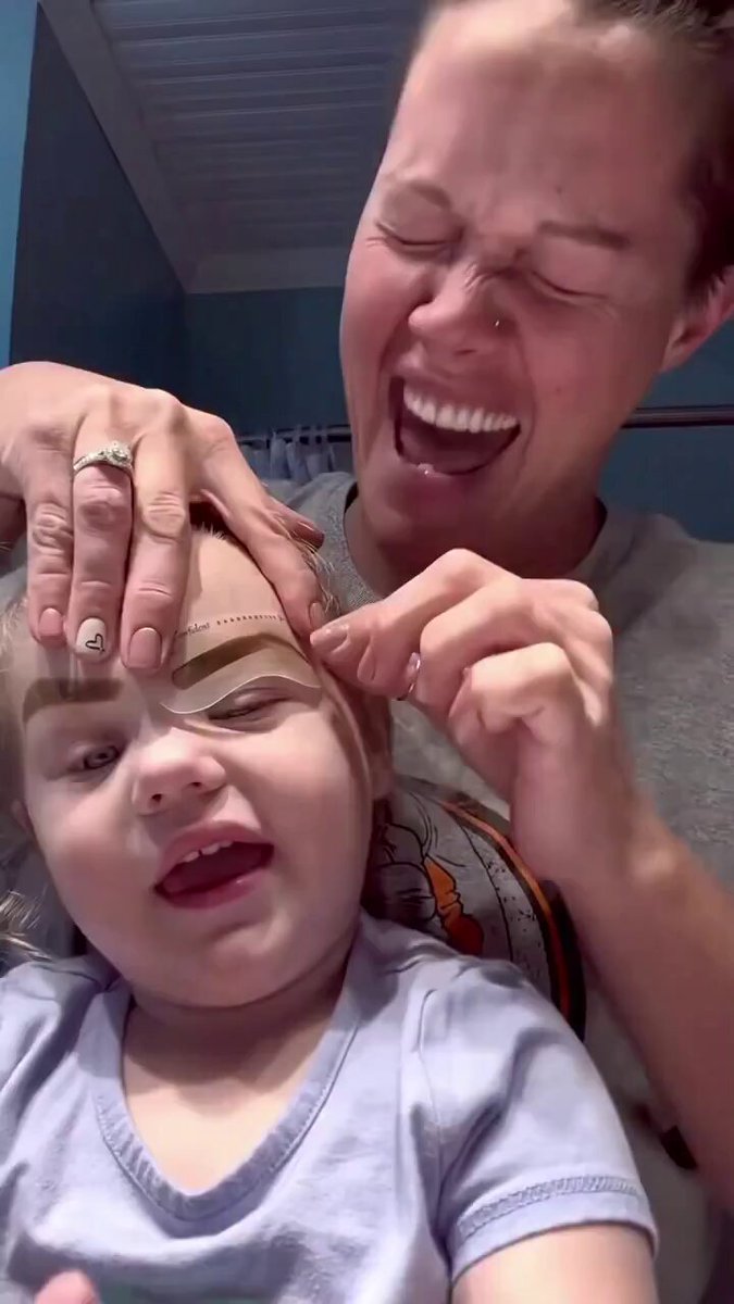 Daddy’s hilarious reaction to baby eyebrows prank. 😄