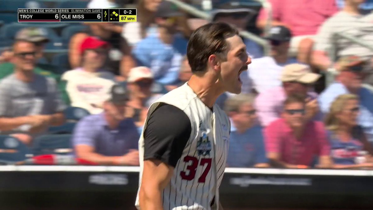 TROY TAKES ITS FIRST LEAD OF THE GAME 😳