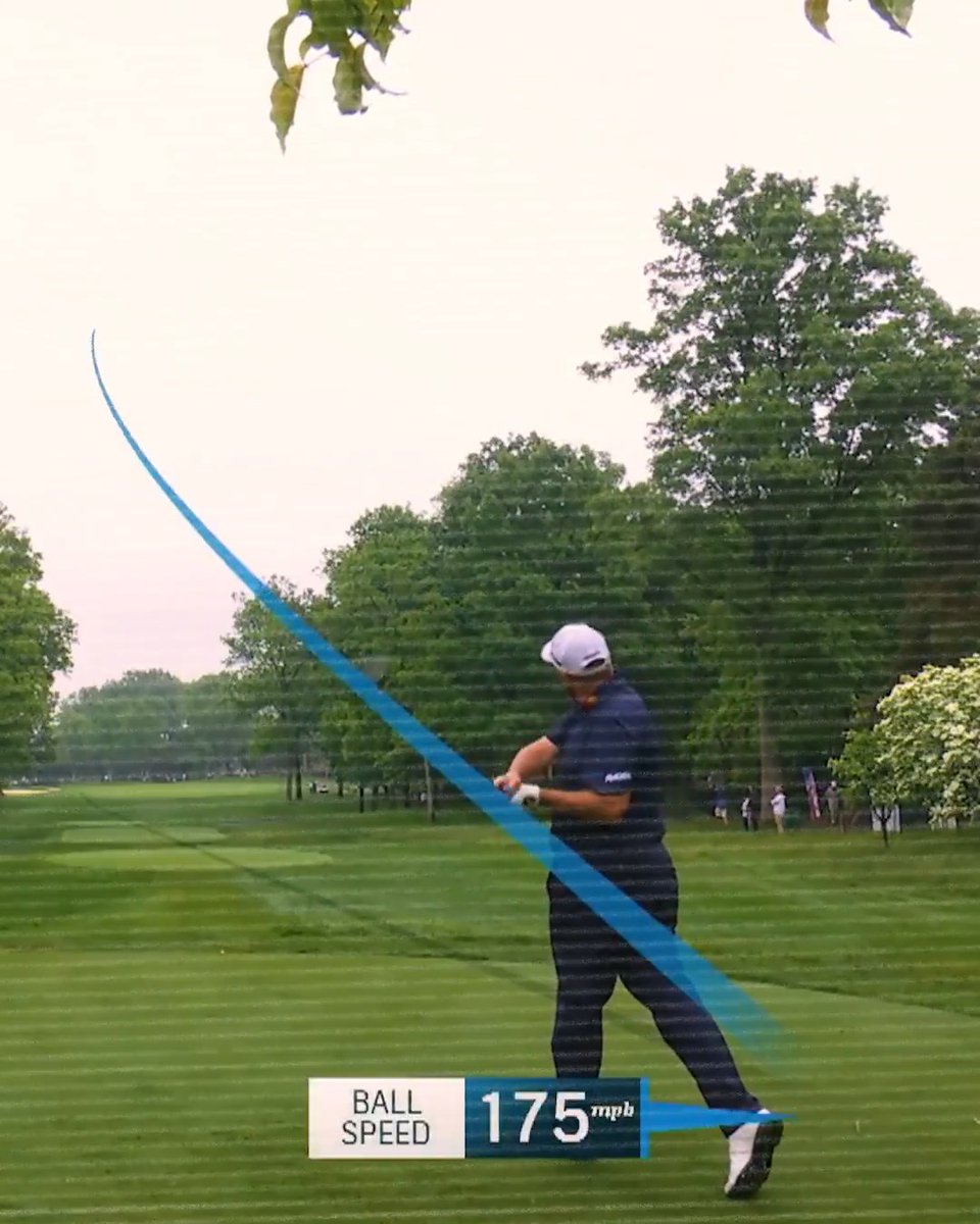 The best players in the world know when to go for it and when to live to fight another day. 💯 Learn more about how pros play difficult golf courses: