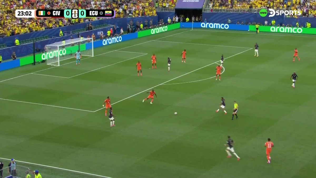 ¡PEGÓ EN EL PALO! John Yeboah probó el remate y casi marca el primero para Ecuador. #MundialEnDSPORTS #CopaMundialFIFA | #FIFAWorldCup