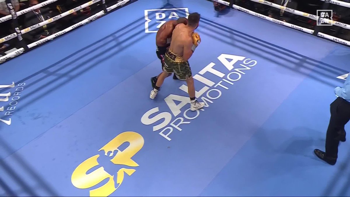 Who's up on your scorecard?! 👀 #GonzalezPerez | Live now on DAZN ▪️