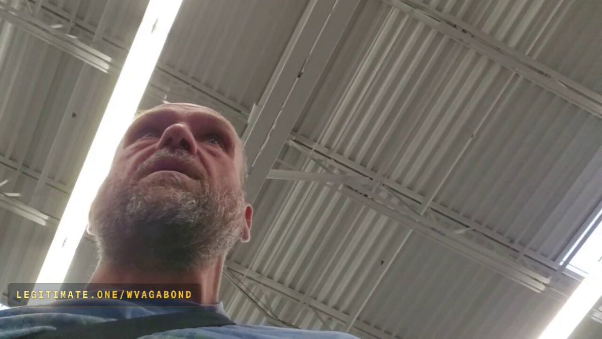 Kick streamer Wvagabond loses it after being the only white person inside Walmart "Doctors and Scientists everywhere" 🍿