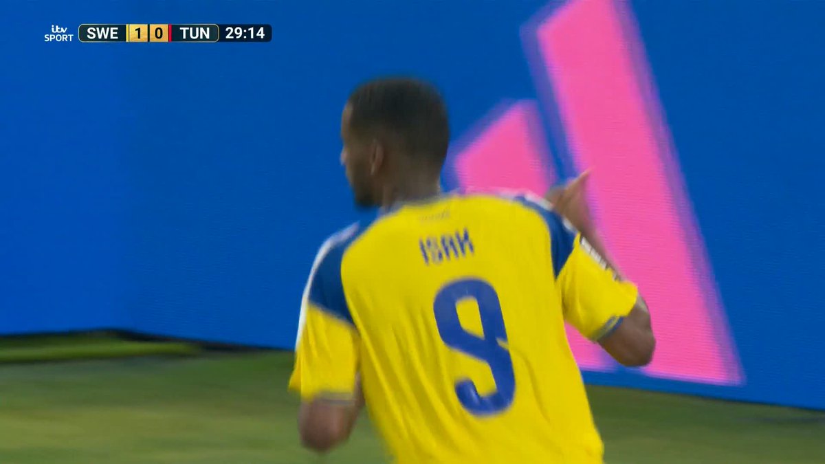 Alexander Isak expertly doubles Sweden's advantage on his #FIFAWorldCup debut 🔥